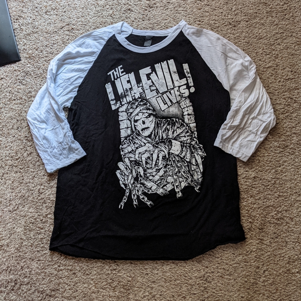 Medium liftevil baseball tee